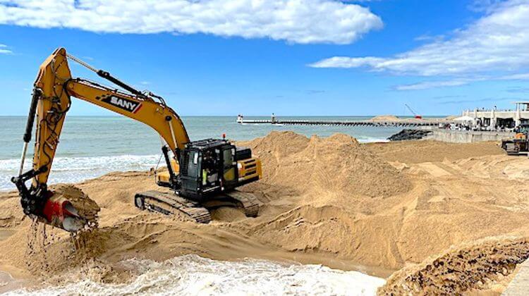 EROSION – Capbreton déplace des tonnes de sable avec des tuyaux